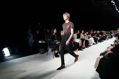 Look 10